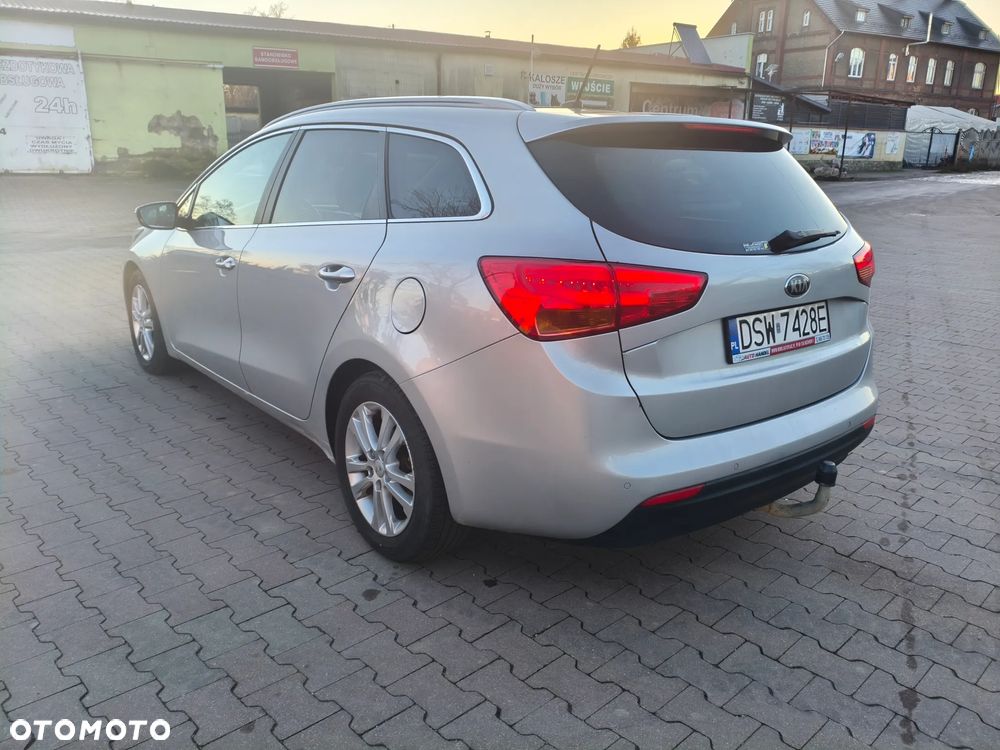 Kia Ceed 1.6 CRDi 128 Dream Team Edition - 13