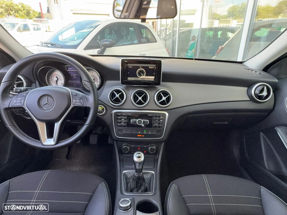 Mercedes-Benz GLA 180 CDI Urban - 22