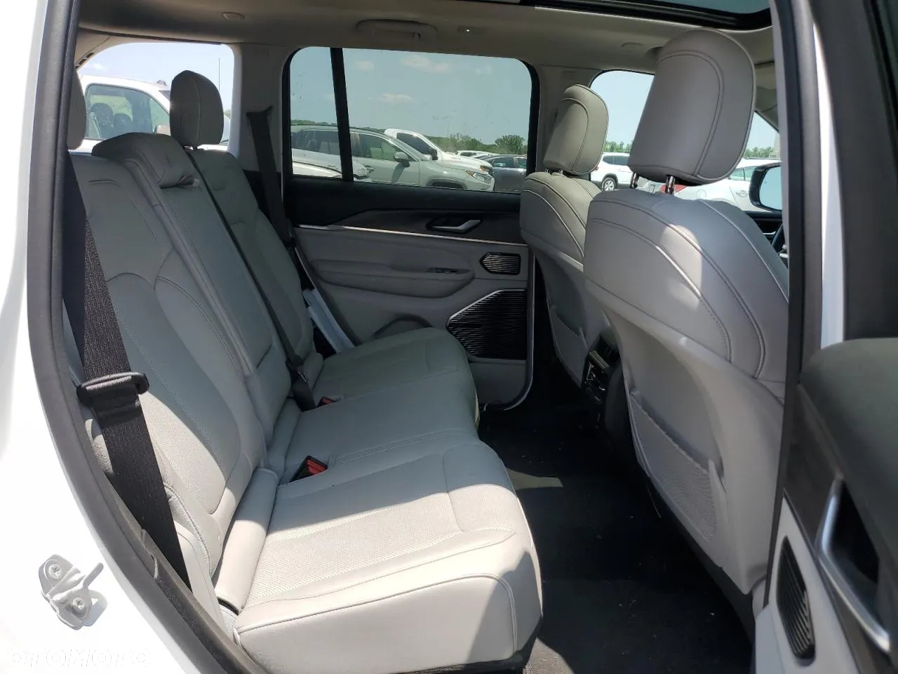 Jeep Grand Cherokee - 9