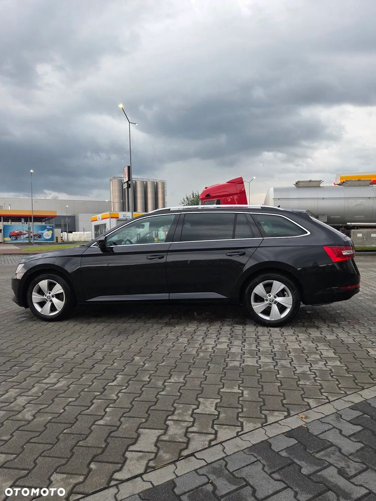 Skoda Superb 2.0 TDI Ambition - 8