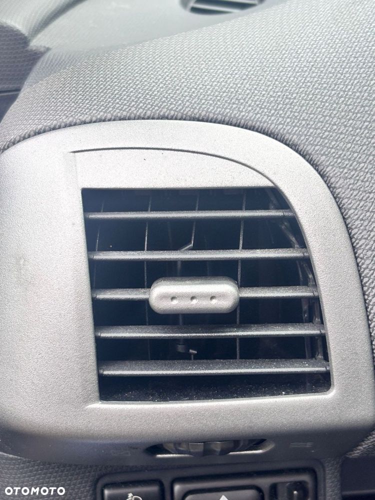 Kratki nawiewu Nissan Micra K12 - 1