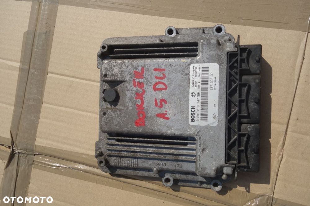 KOMPUTER STEROWNIK SILNIKA DACIA RENAULT 237102213R - 1