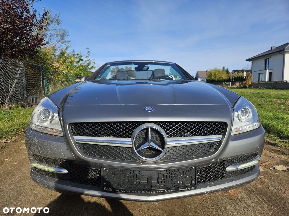 Mercedes-Benz SLK 200 CGI - 9