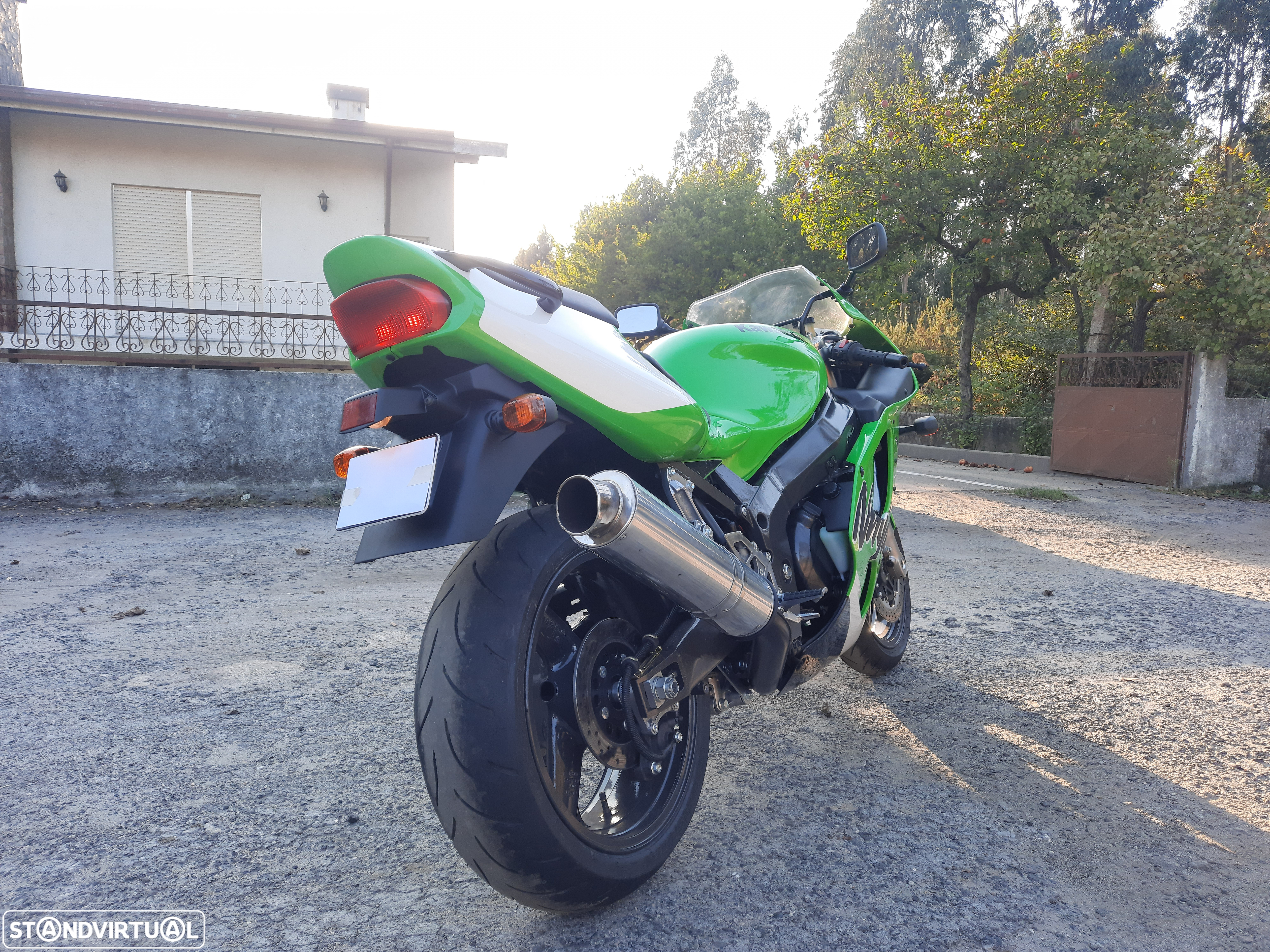 Kawasaki 750 ZX7 R  Aniversário 25 Anos - 6