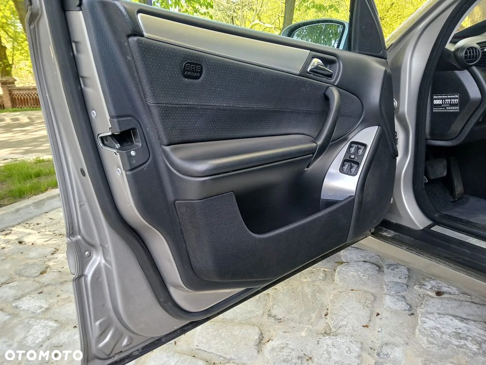 Mercedes-Benz Klasa C 180 Kompressor Automatik Avantgarde - 21