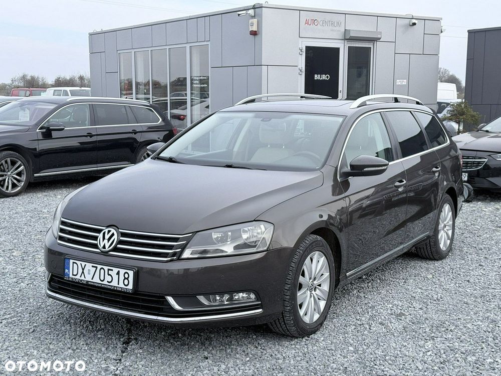 Volkswagen Passat - 1