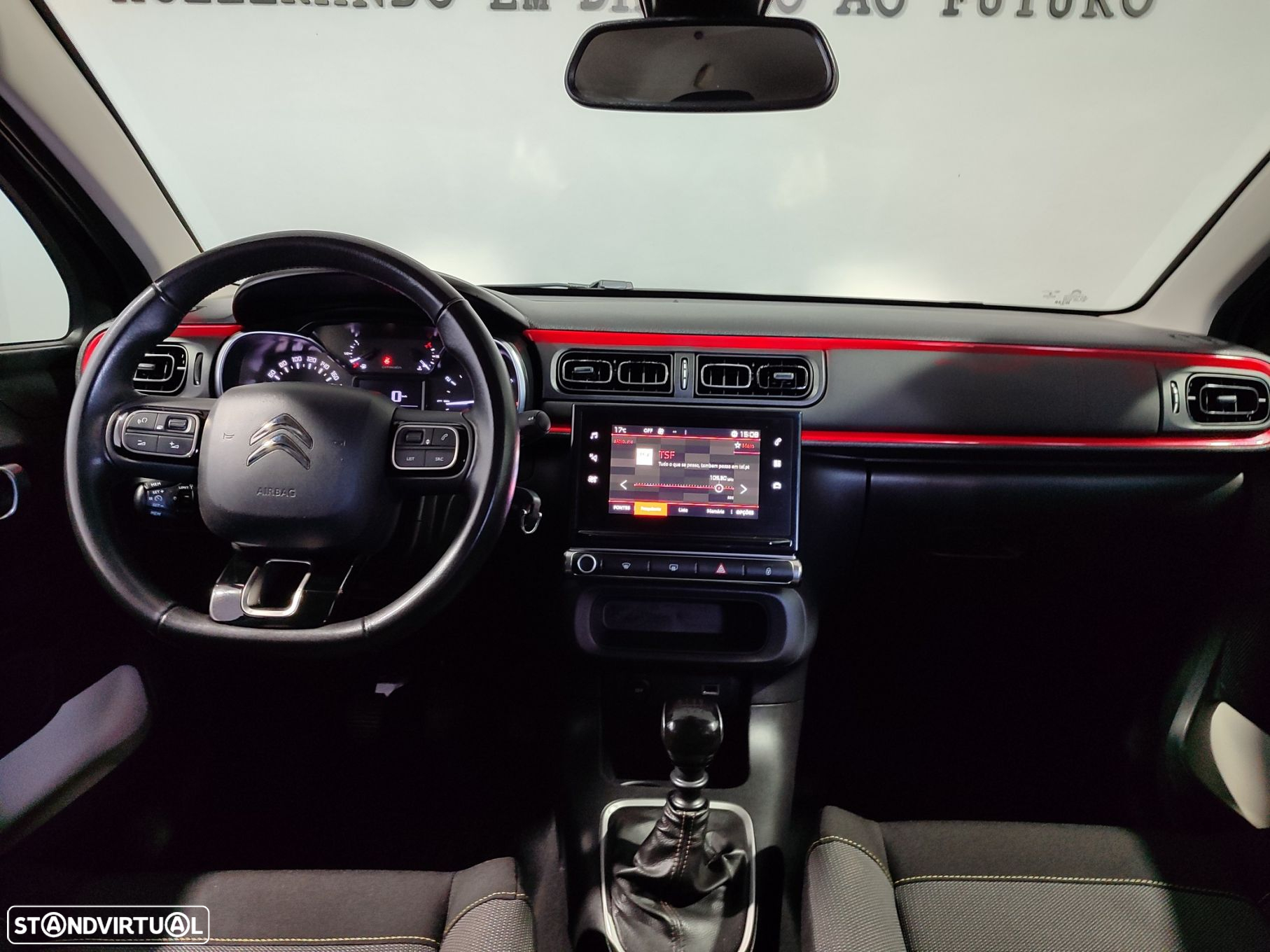 Citroën C3 1.2 PureTech Shine - 19