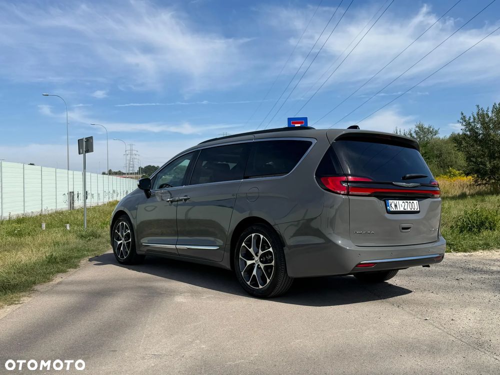 Chrysler Pacifica - 27