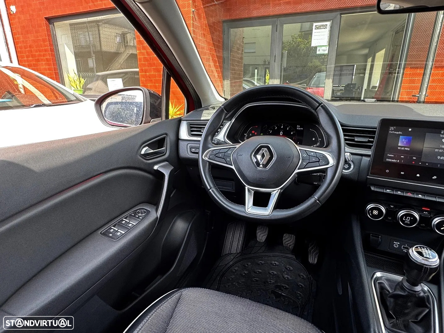 Renault Captur 1.0 TCe Exclusive - 18