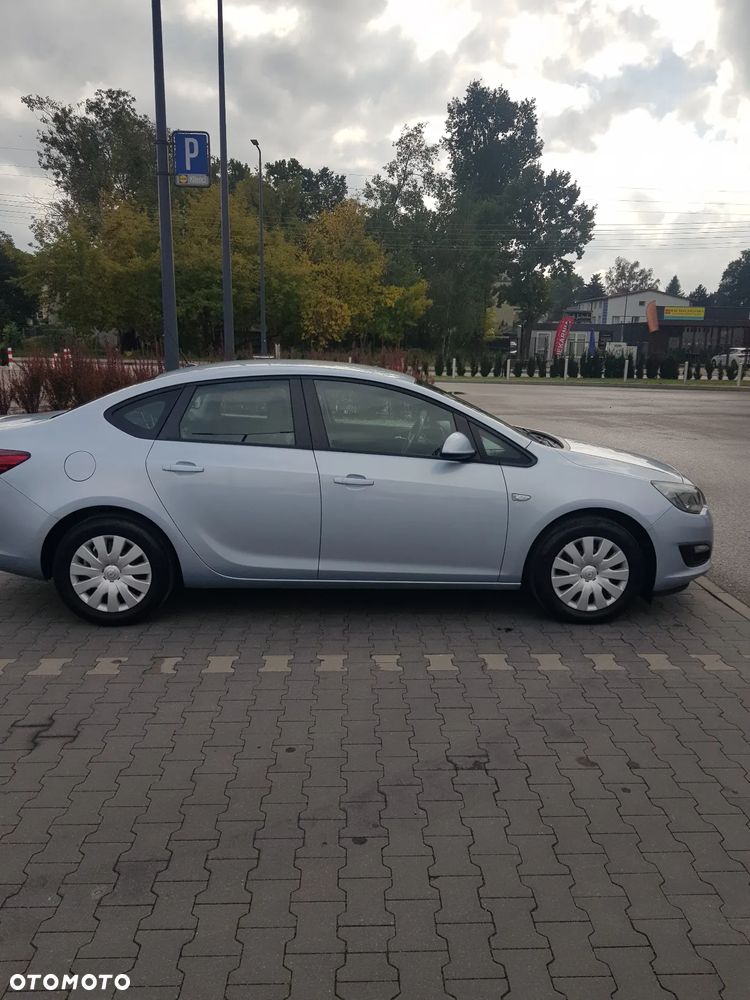 Opel Astra IV 1.4 T Active - 2
