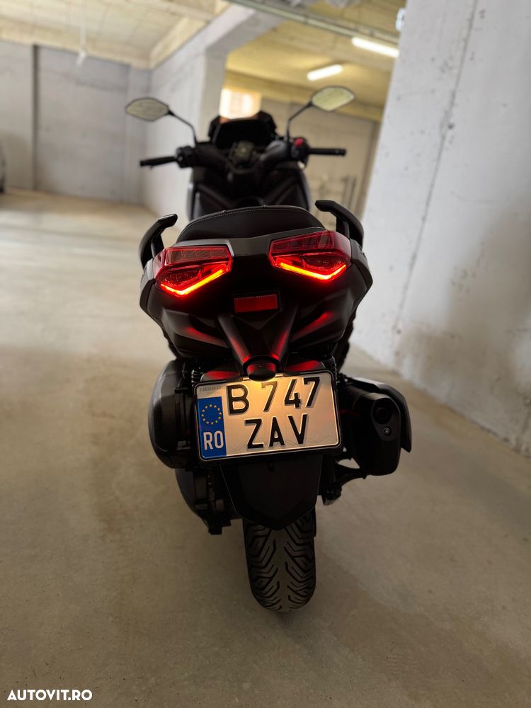 Yamaha XMAX 300 - 2