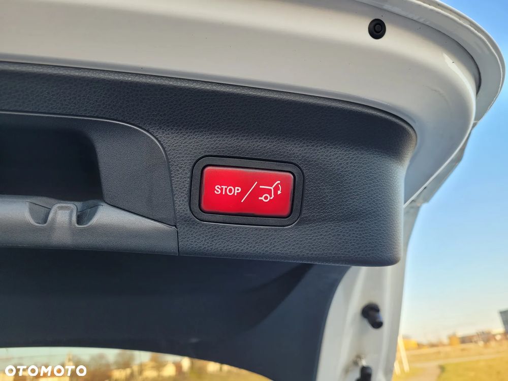 Mercedes-Benz GLC - 12