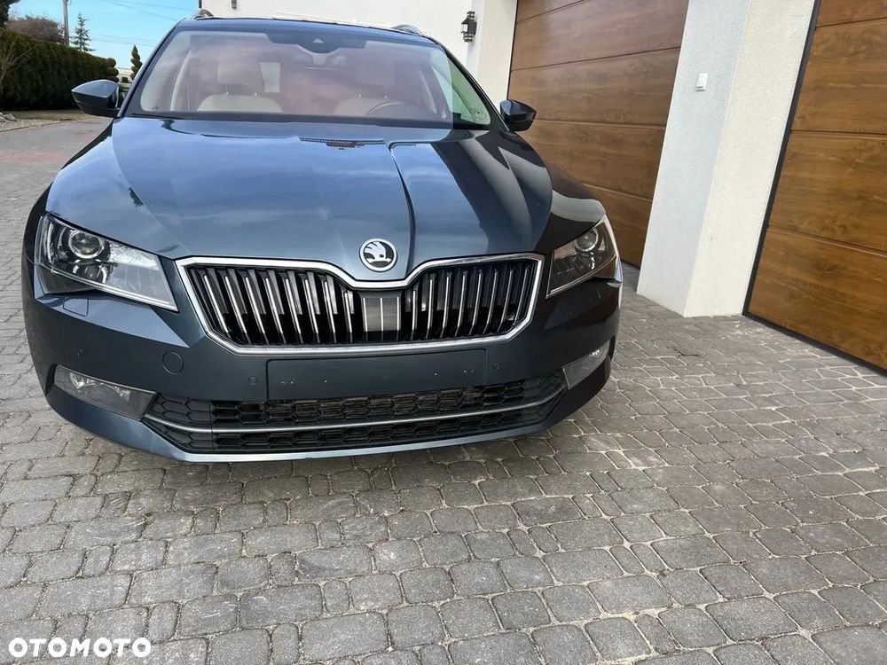 Skoda Superb 2.0 TDI DSG Premium Edition - 2