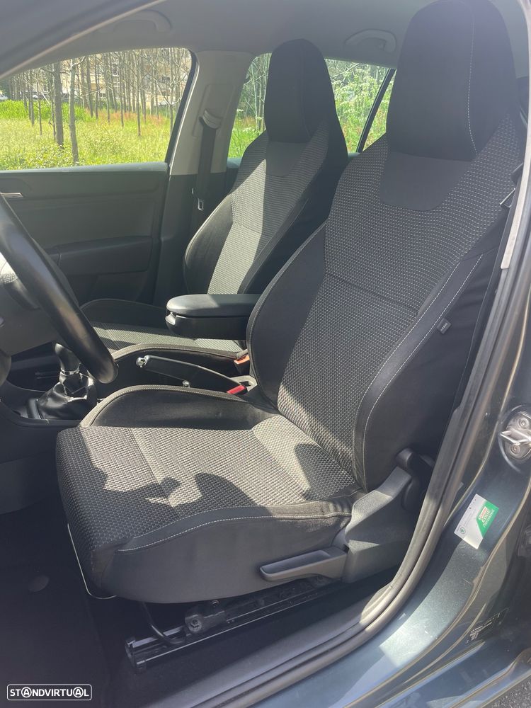 Skoda Rapid Spaceback 1.6 TDi Elegance - 4