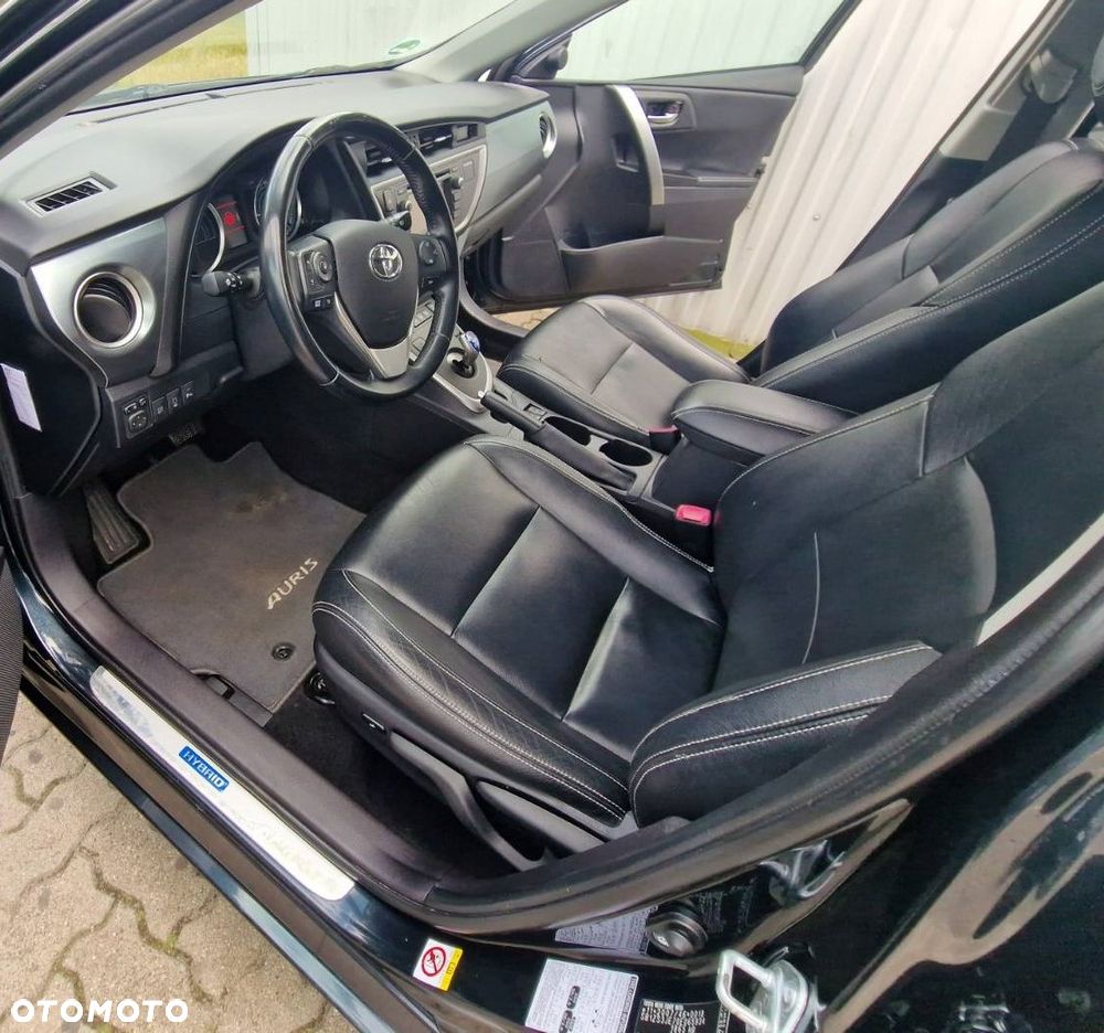 Toyota Auris - 12