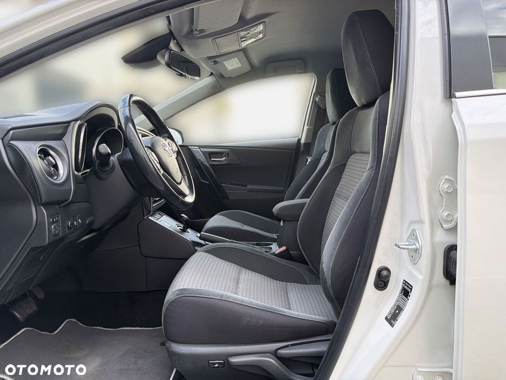 Toyota Auris - 9