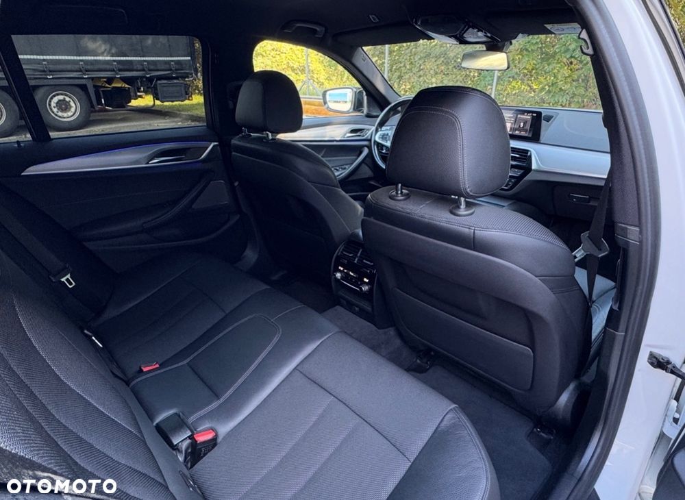 BMW Seria 5 520d Touring M Sport Edition - 31