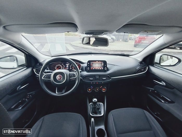 Fiat Tipo Station Wagon 1.3 M-Jet Lounge Tech - 23