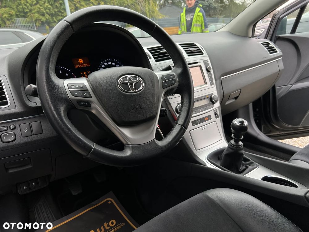 Toyota Avensis 1.8 Premium - 20