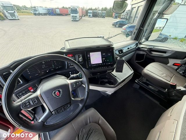 Scania S 500  2025.10 PODUSZKA PRZOD - 4
