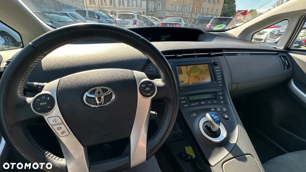 Toyota Prius - 30