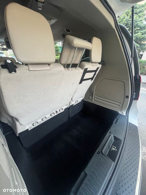 Chrysler Town & Country 3.6 Limited - 21