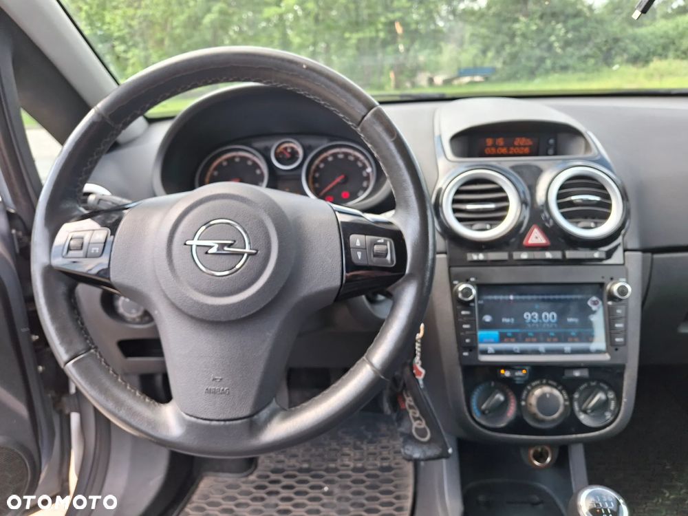 Opel Corsa 1.2 16V Cosmo - 19