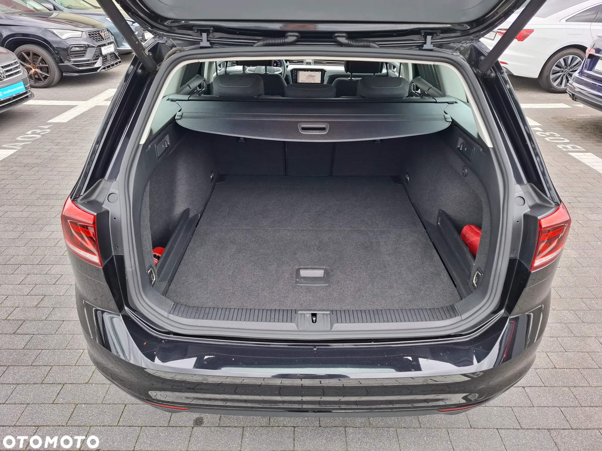 Volkswagen Passat Variant 2.0 TDI SCR DSG Business - 9