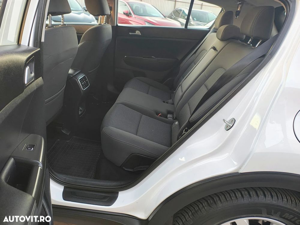 Kia Sportage 1.7 CRDI 2WD Dream-Team Edition - 19