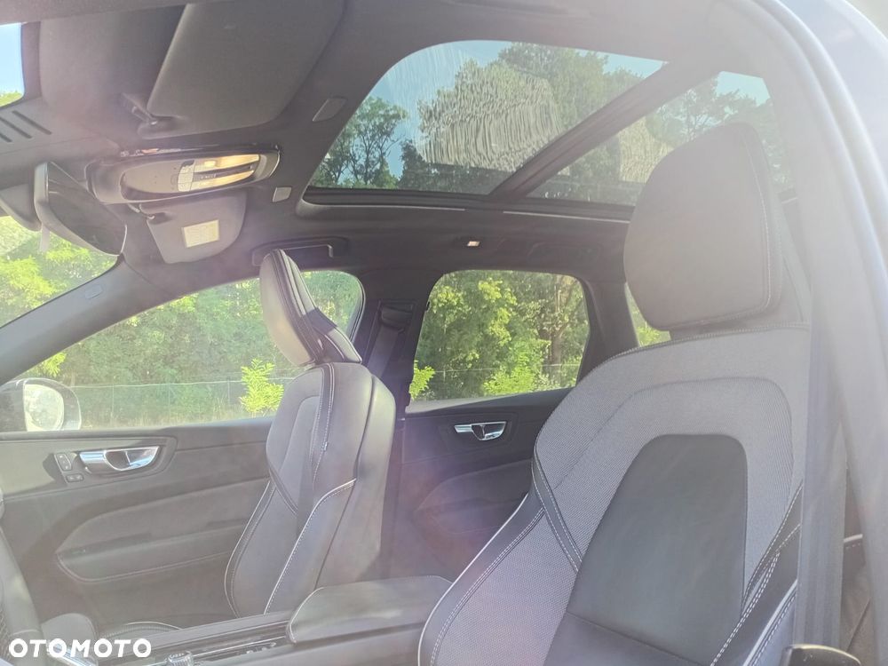 Volvo XC 60 B4 D AWD Ultimate Bright - 8