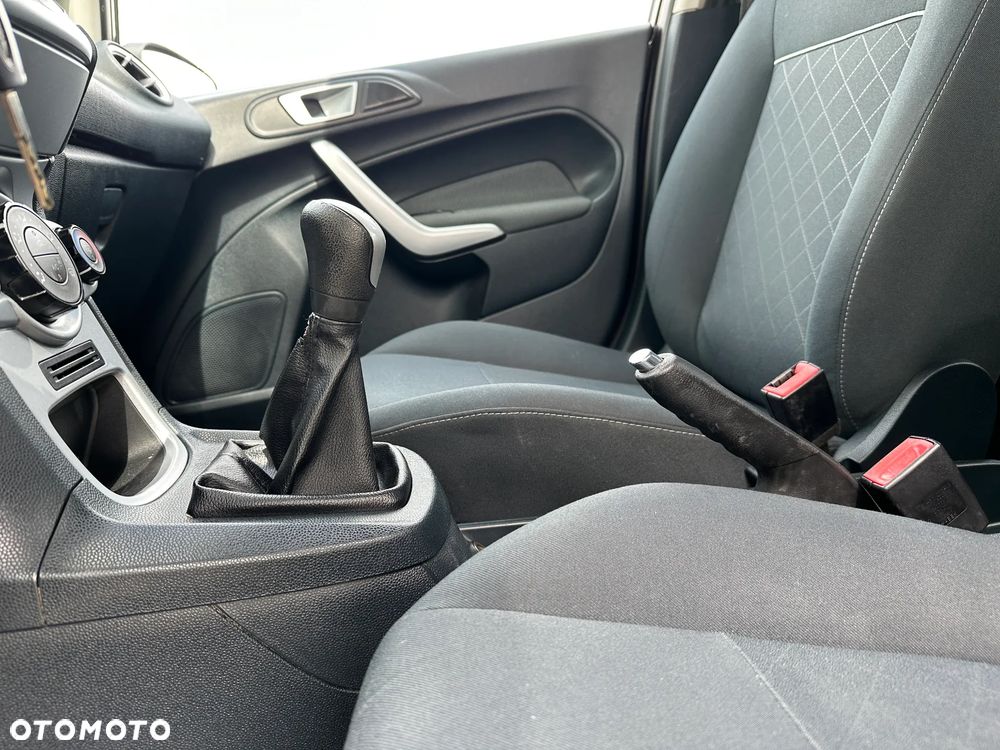 Ford Fiesta - 12