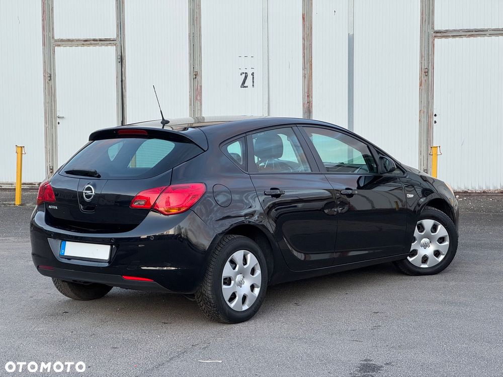 Opel Astra 1.6 Exklusiv - 12
