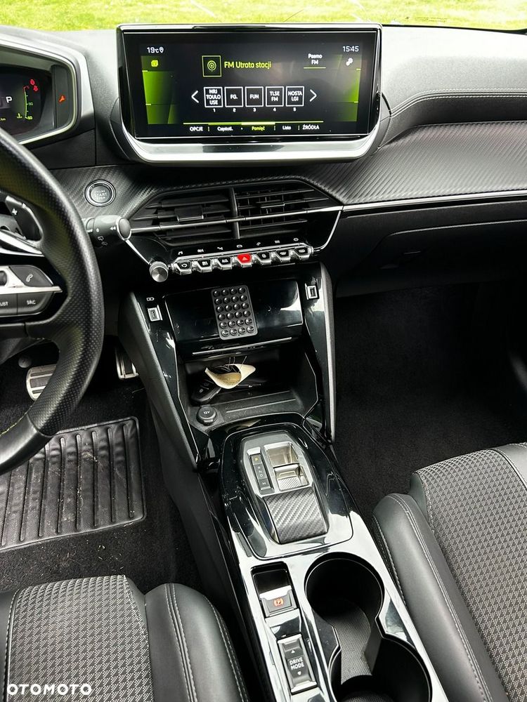 Peugeot 208 - 16