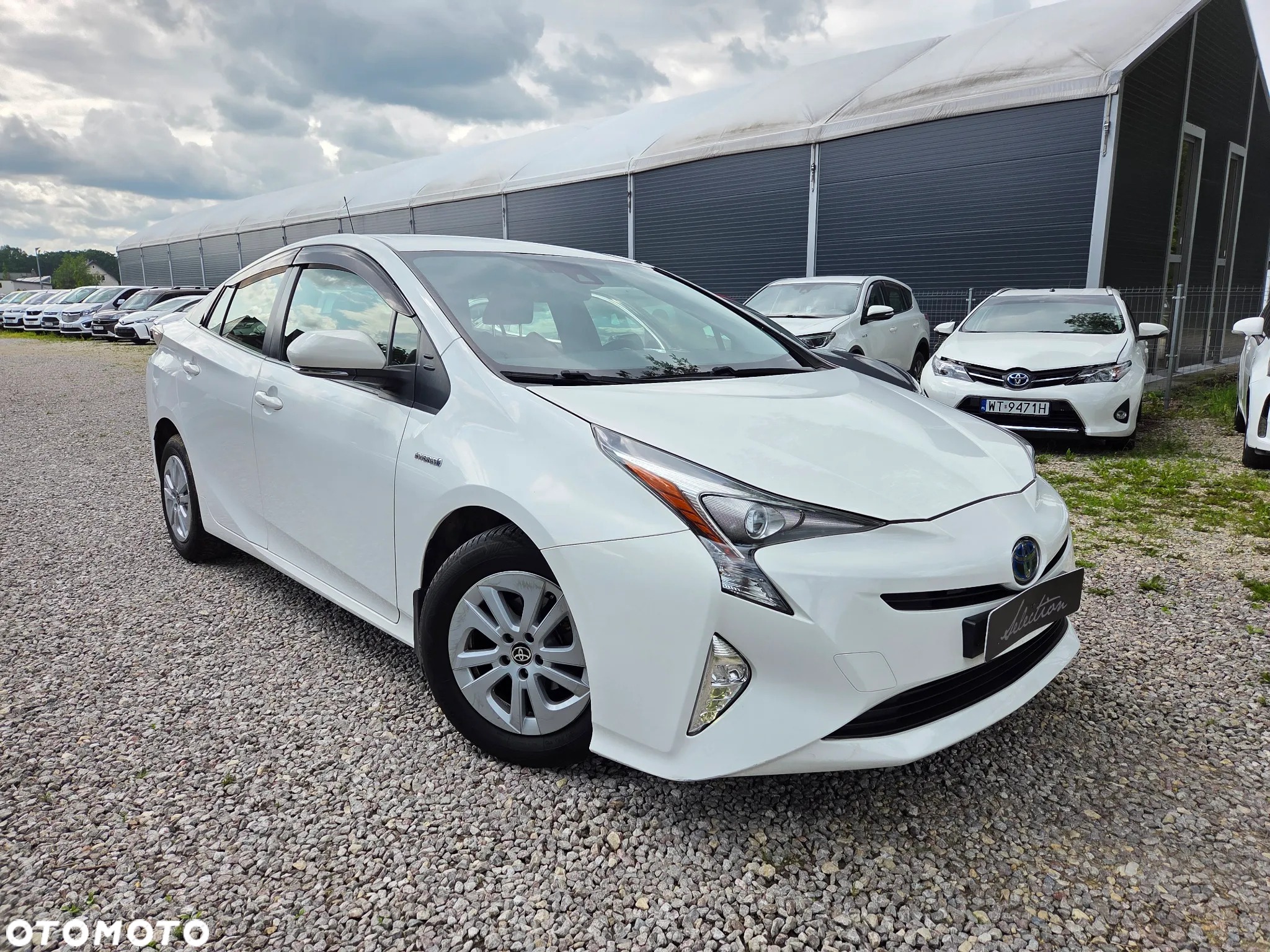 Toyota Prius 1.8 Hybrid Prestige - 2