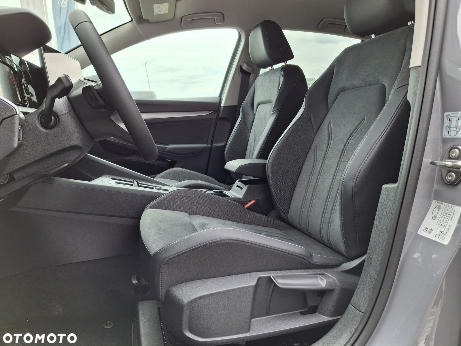 Volkswagen Golf - 11