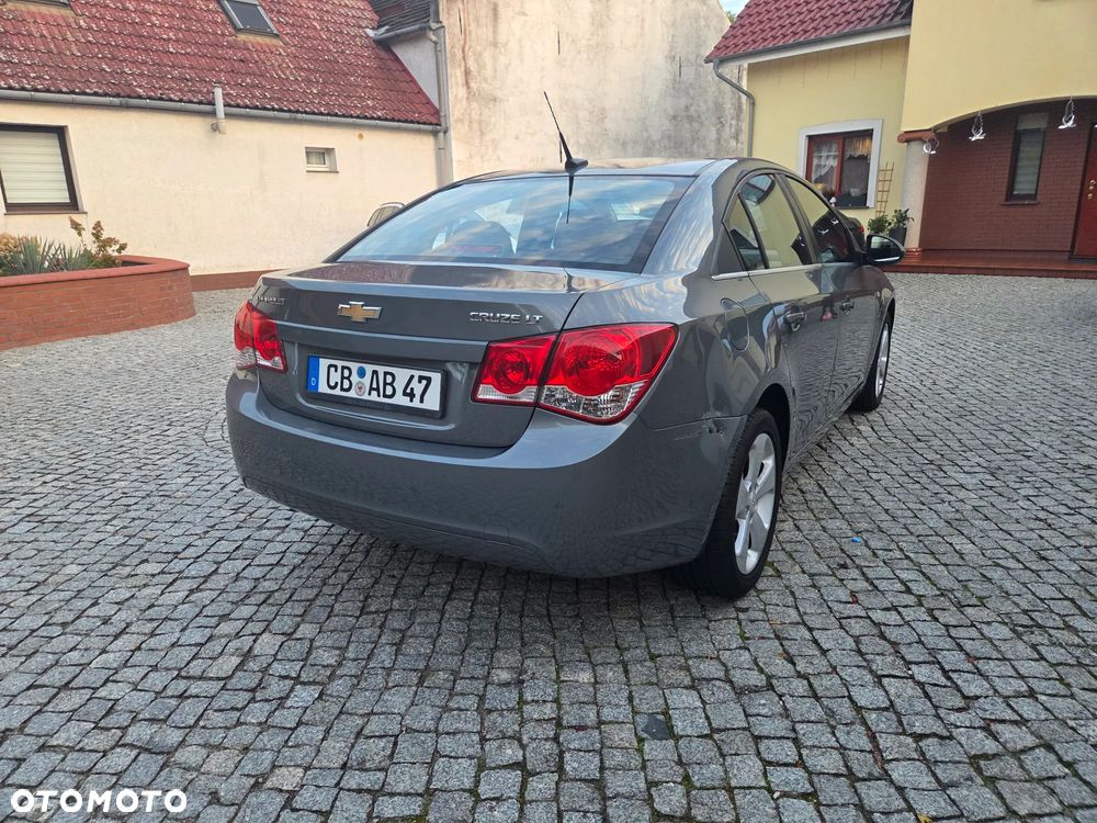 Chevrolet Cruze 1.8 LT - 12