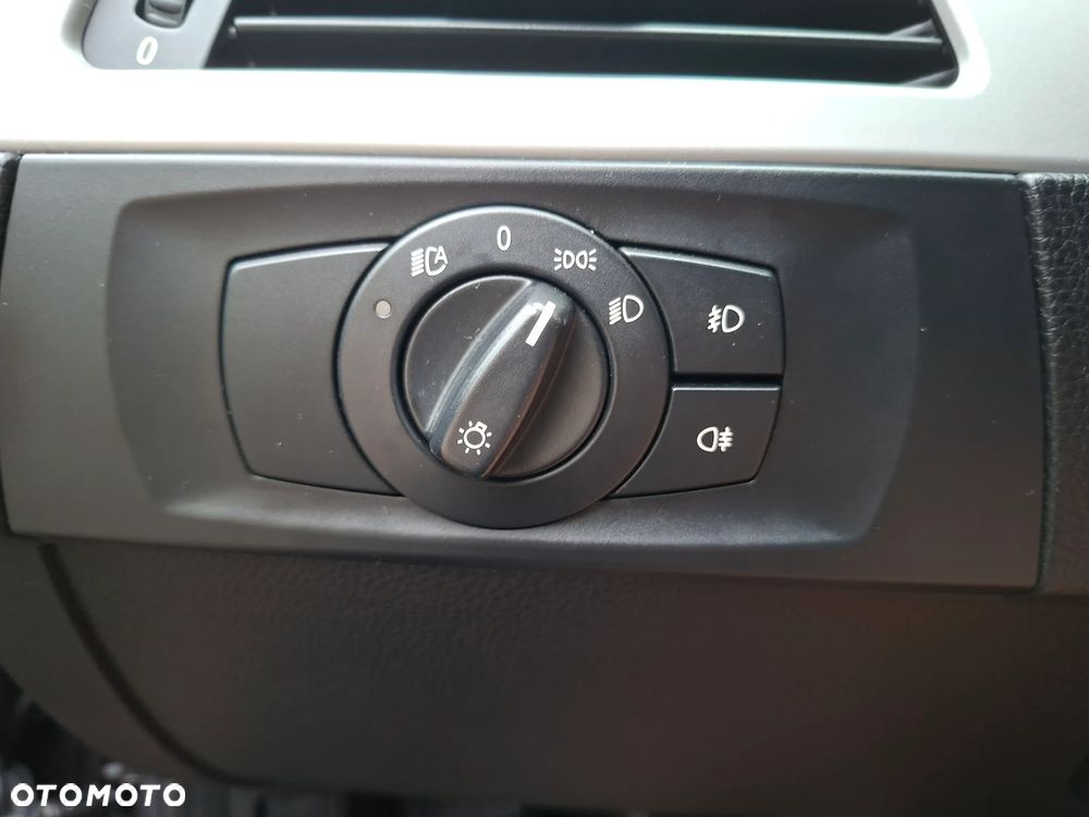 BMW Seria 3 318d DPF - 17
