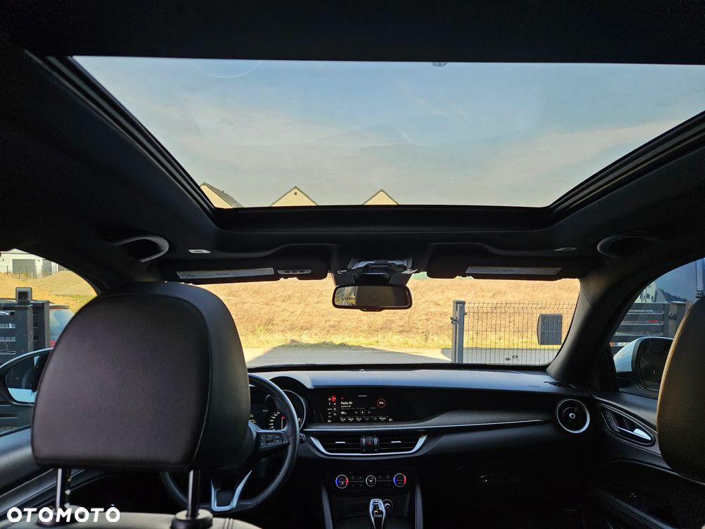 Alfa Romeo Stelvio 2.0 Turbo 16V AT8-Q4 Ti - 8
