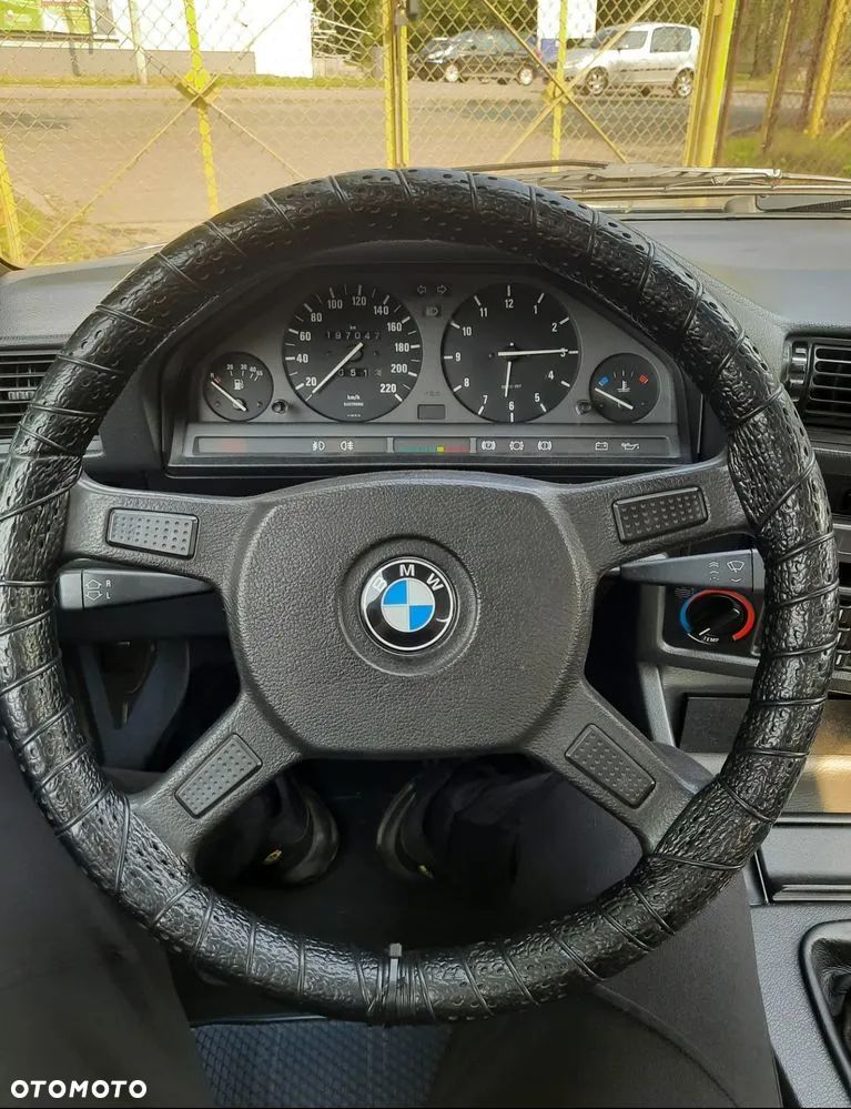 BMW Seria 3 318i - 12