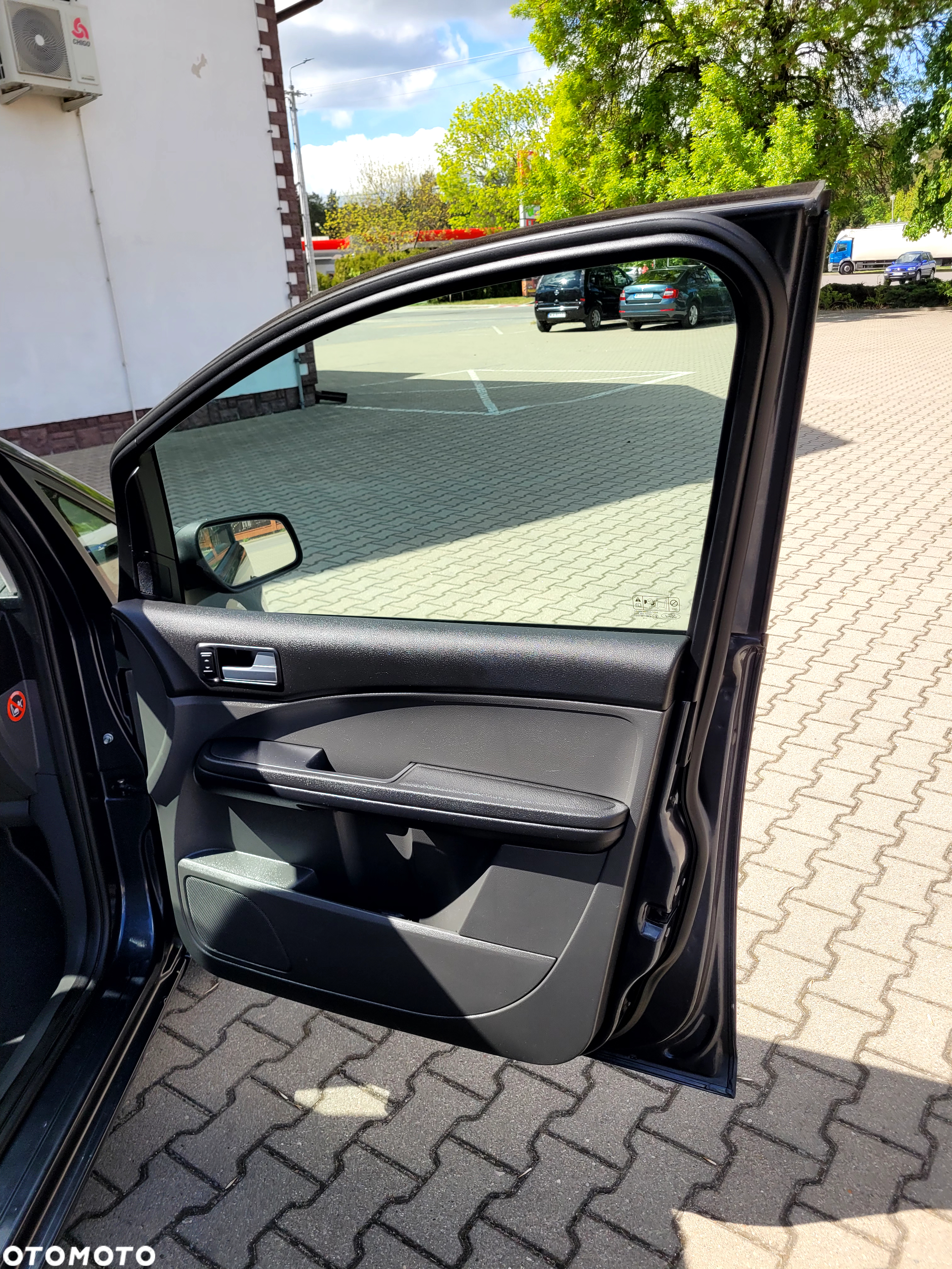Ford C-MAX 1.8 Ghia - 31