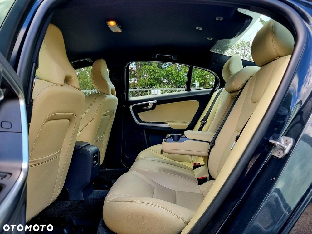 Volvo S60 D4 Momentum - 13