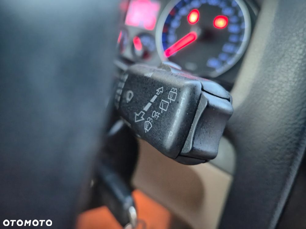 Volkswagen Golf V 1.6 Comfortline - 19