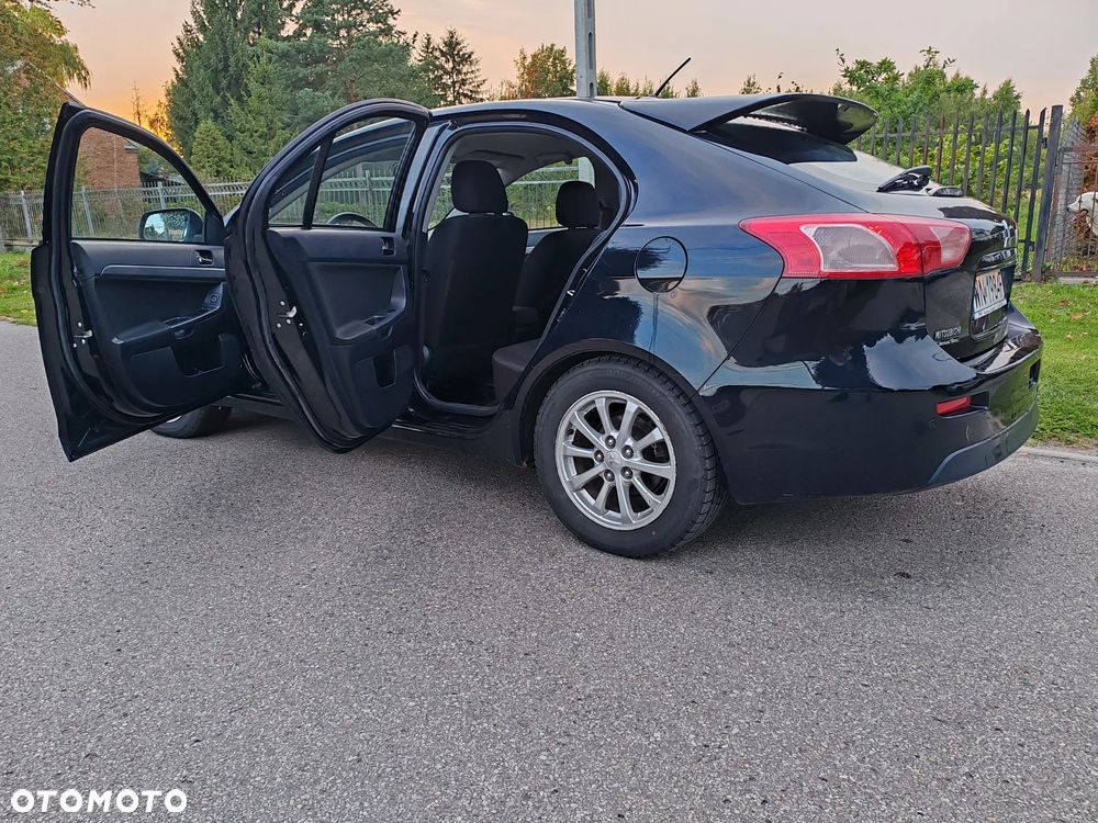 Mitsubishi Lancer 1.6 Intense - 13