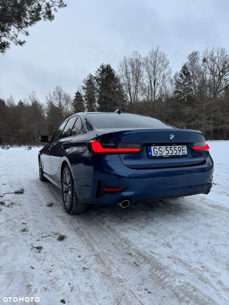 BMW Seria 3 318d Sport Line - 8