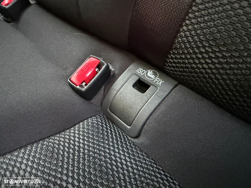 Nissan Qashqai 1.6 dCi N-Connecta 18 - 31