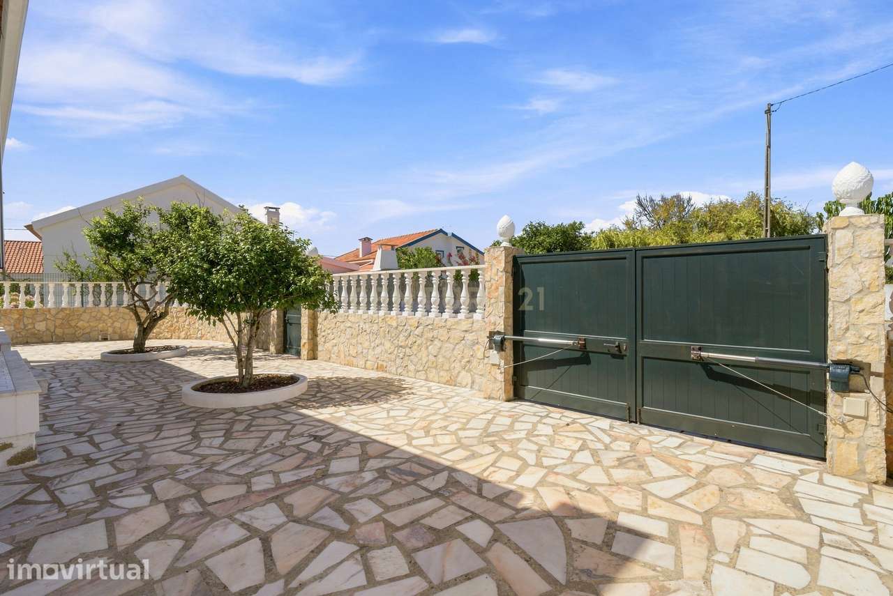 MORADIA TÉRREA T2+2 COM GARAGEM E PISCINA AQUECIDA, NA SILVEIRA, A 5 M - Grande imagem: 5/52