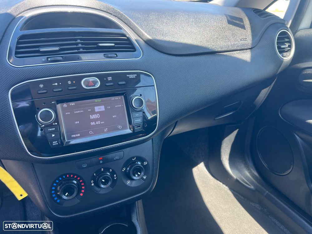 Fiat Punto 1.3 M-Jet Lounge S&S - 23