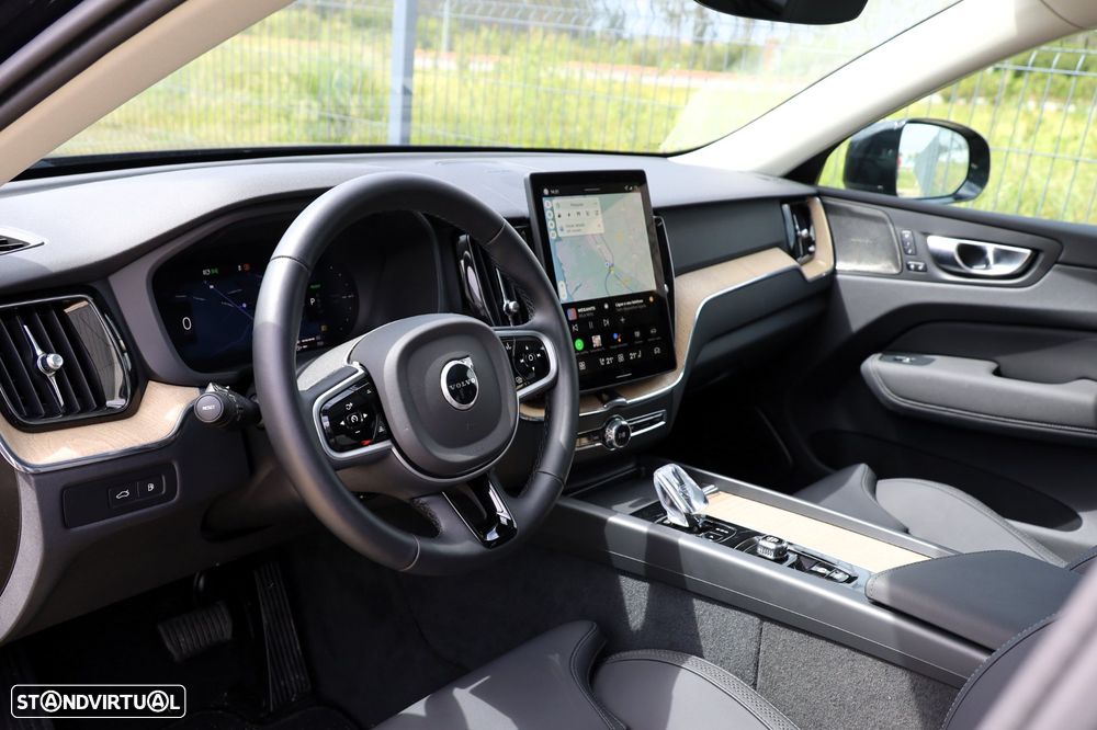 Volvo XC 60 2.0 T6 PHEV Plus Dark AWD - 14