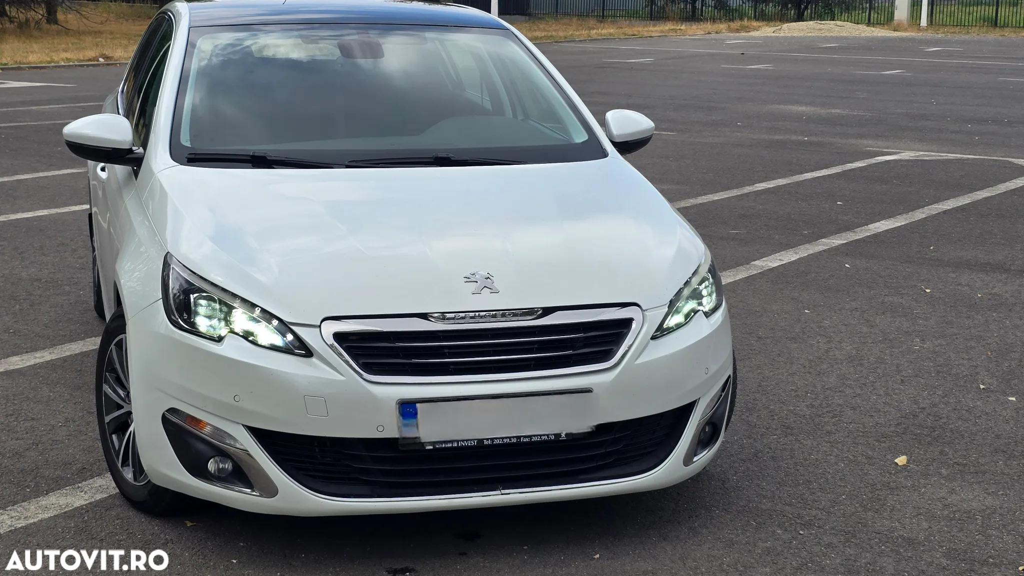 Peugeot 308 1.6 e-HDI FAP STT Allure - 15