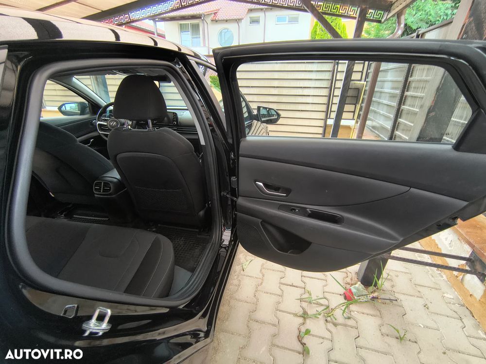 Hyundai Elantra 1.6 l 123 CP 6MT Highway - 18